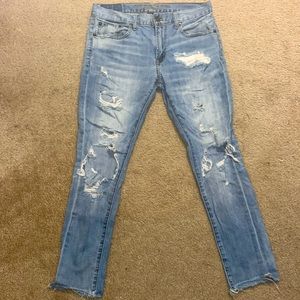 American Eagle Outfitters size 32x30 Boyfriend cut ripped light blue jeans